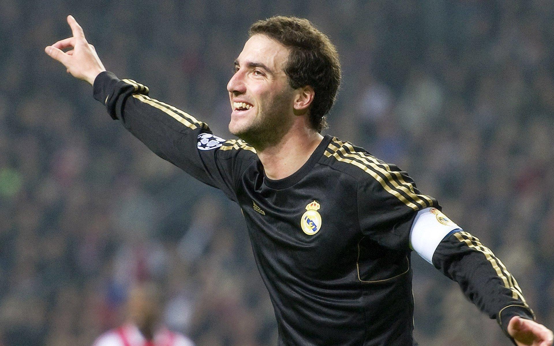 希曼斯基闪耀全场助波兰取胜<a href=